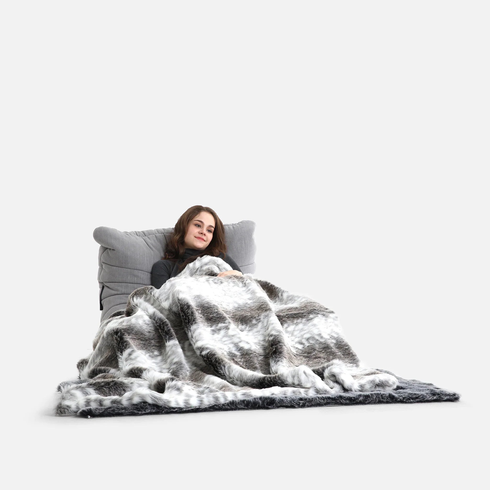 Deluxe Faux Fur Throw
